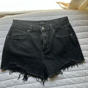 NWOT Cotton On Black Jean Shorts Distressed Frayed Hem